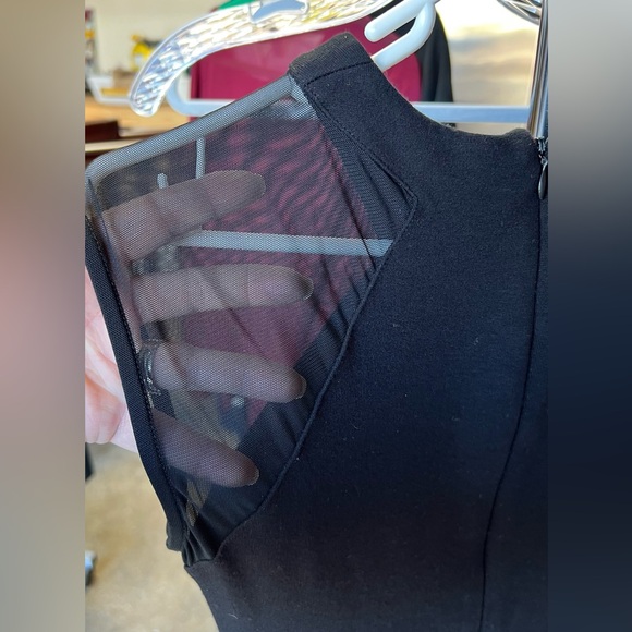 Elegant Black French Connection Sleeveless Dress - Picture 8 of 14